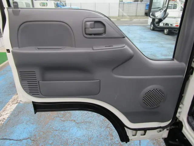 いすゞ エルフ TRG-NJR85A(2WD)の写真44