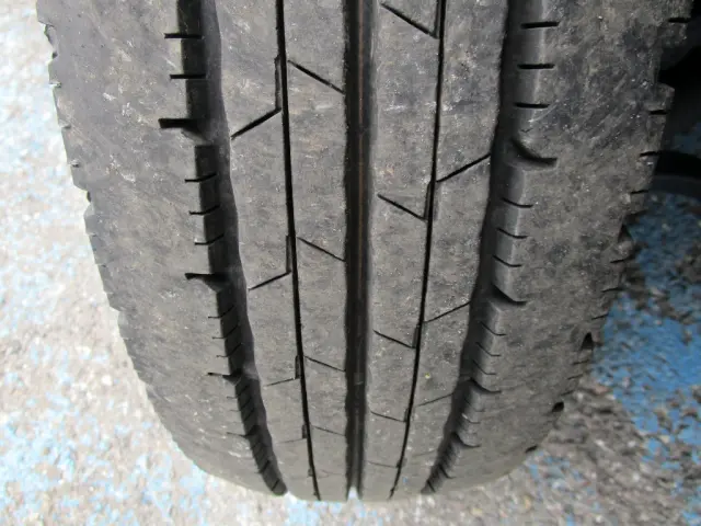 いすゞ エルフ TRG-NJR85A(2WD)の写真47
