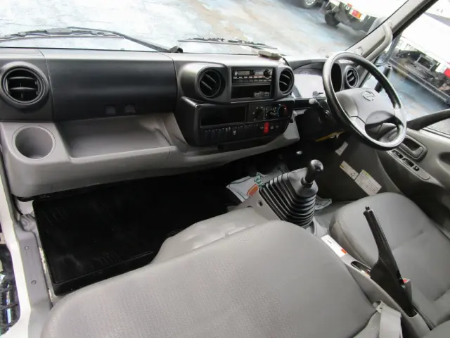 日野 デュトロ TKG-XZU610T(2WD)の写真31