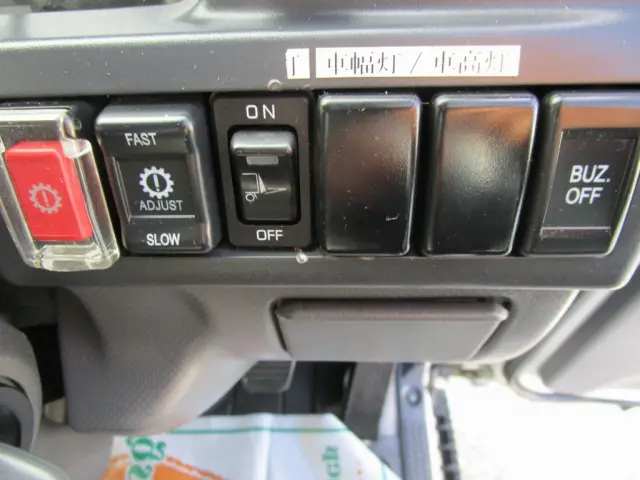いすゞ エルフ TPR-NHR85AN(2WD)の写真42