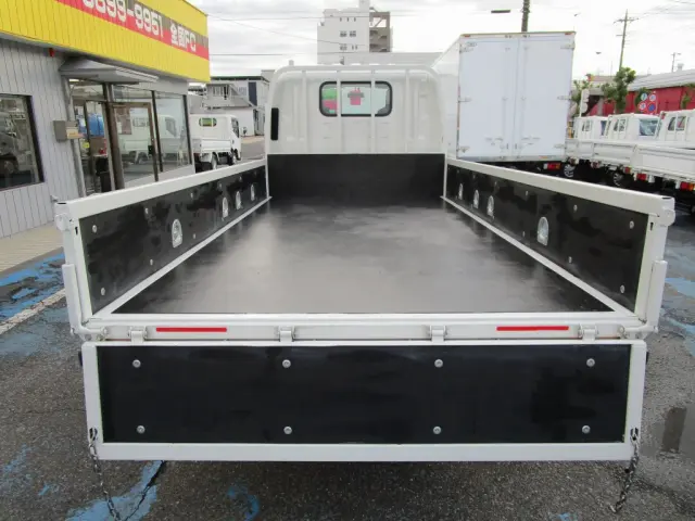 いすゞ エルフ TRG-NMR85R(2WD)の写真4