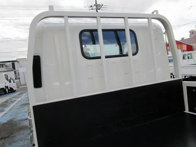 いすゞ エルフ TRG-NMR85R(2WD)の写真12