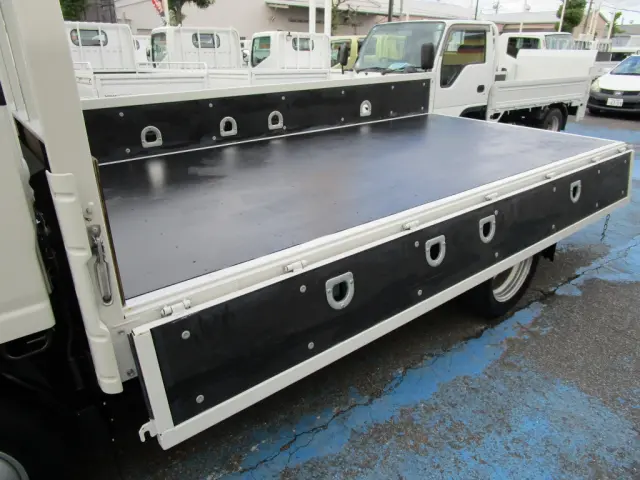 いすゞ エルフ TRG-NMR85R(2WD)の写真22