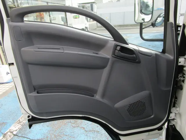 いすゞ エルフ TRG-NMR85R(2WD)の写真24