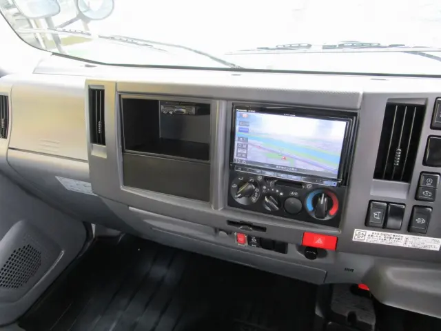 いすゞ エルフ TRG-NMR85R(2WD)の写真26