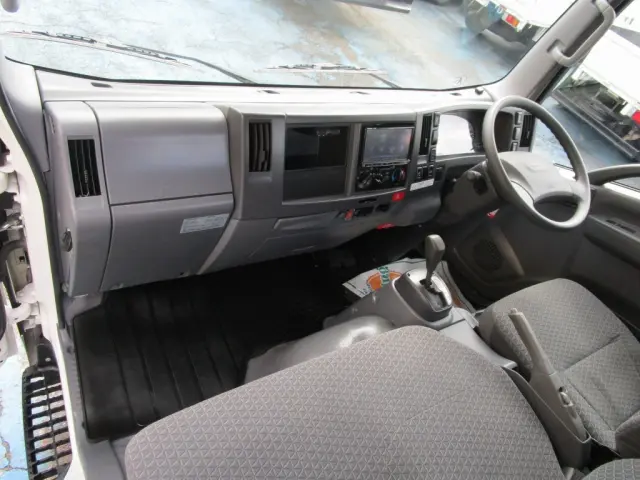 いすゞ エルフ TRG-NMR85R(2WD)の写真31