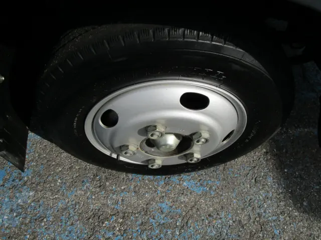 いすゞ エルフ TRG-NMR85R(2WD)の写真43