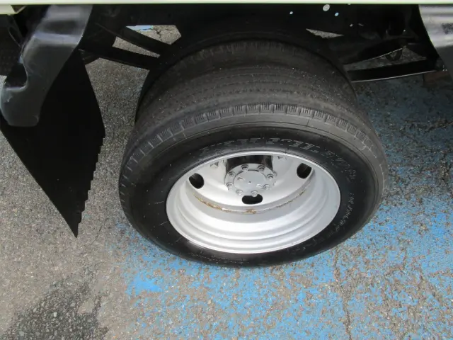 いすゞ エルフ TRG-NMR85R(2WD)の写真45