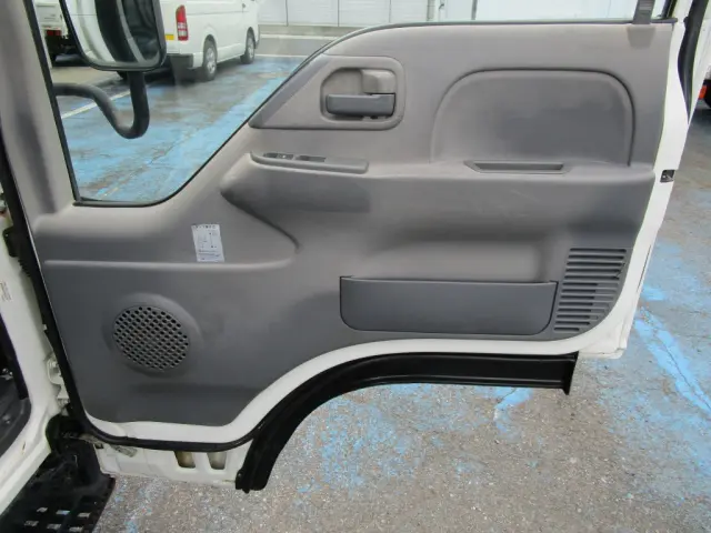 いすゞ エルフ TKG-NJR85AD(2WD)の写真44