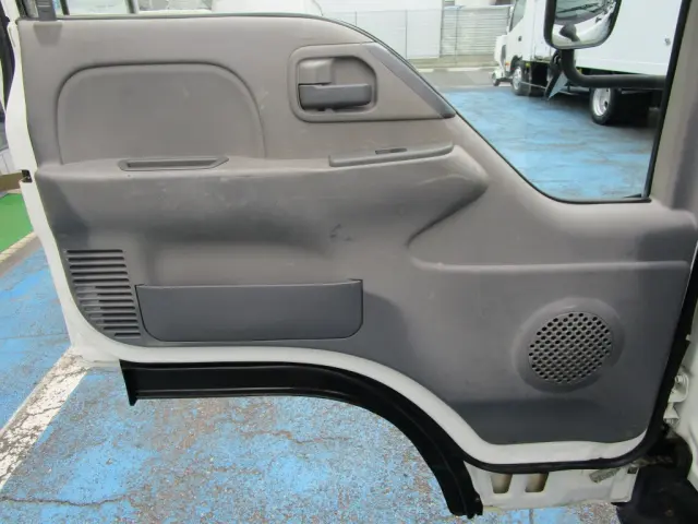 いすゞ エルフ TKG-NJR85AD(2WD)の写真45