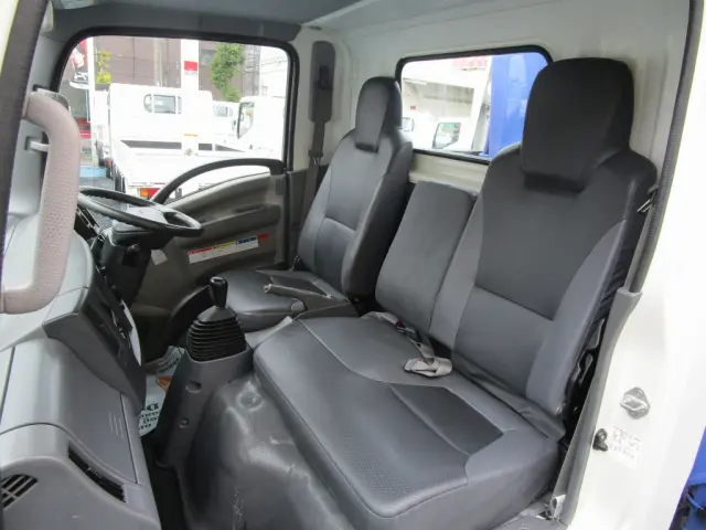 いすゞ エルフ TKGH-NMR85AN(2WD)の写真38