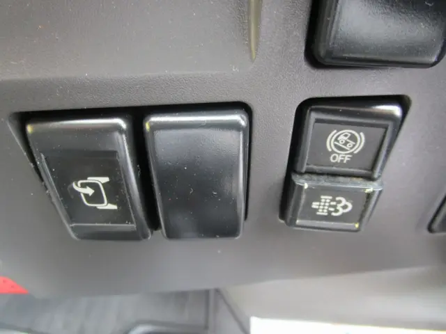 いすゞ エルフ TKGH-NMR85AN(2WD)の写真41