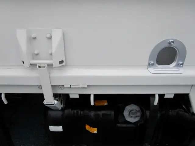 いすゞ エルフ TKGH-NMR85AN(2WD)の写真46