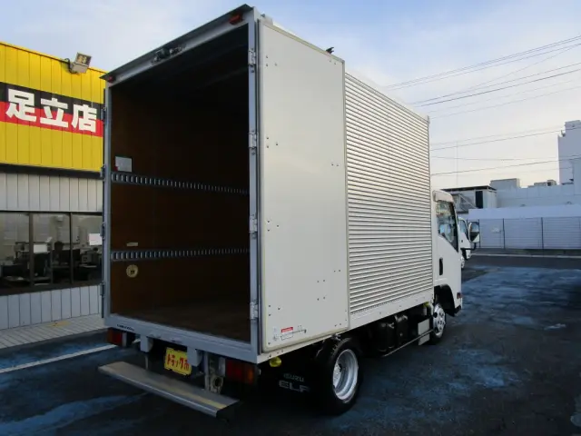 いすゞ エルフ TRG-NLR85AN(2WD)の写真2