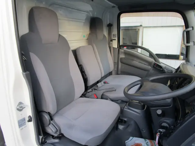 いすゞ エルフ TRG-NLR85AN(2WD)の写真6