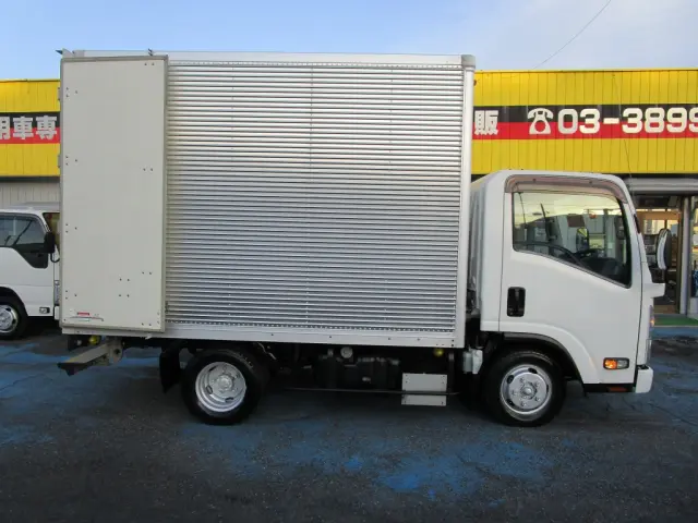 いすゞ エルフ TRG-NLR85AN(2WD)の写真9