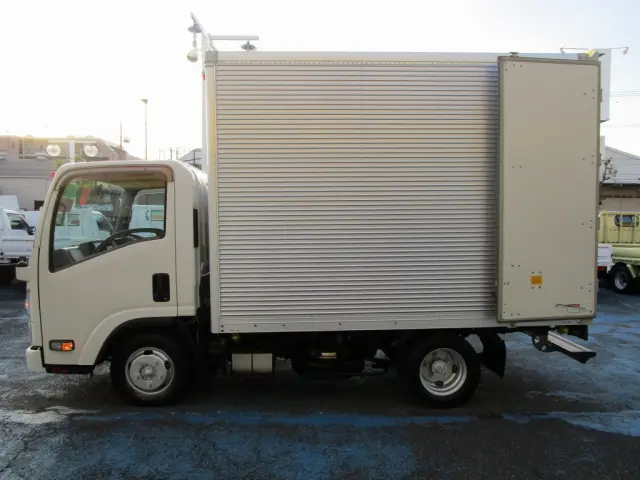 いすゞ エルフ TRG-NLR85AN(2WD)の写真10