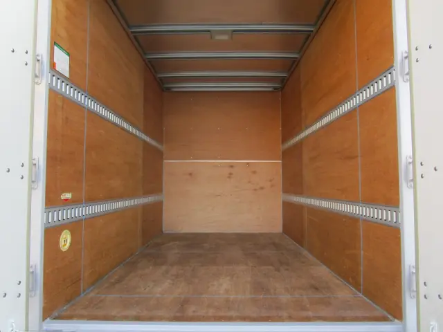 いすゞ エルフ TRG-NLR85AN(2WD)の写真13