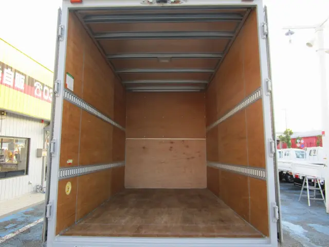 いすゞ エルフ TRG-NLR85AN(2WD)の写真14