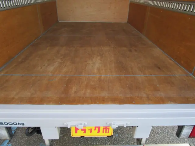 いすゞ エルフ TRG-NLR85AN(2WD)の写真17