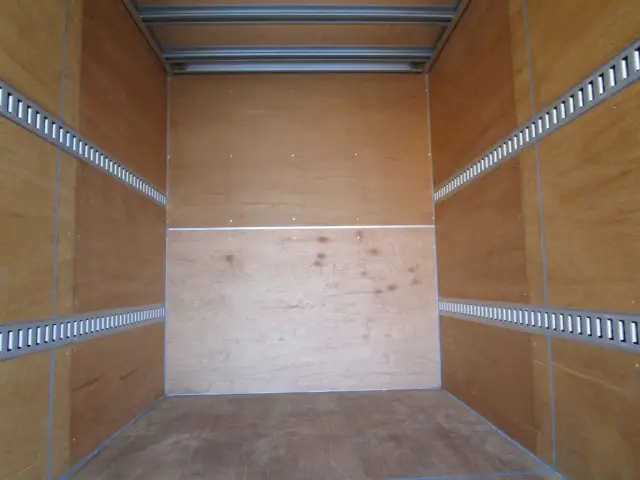 いすゞ エルフ TRG-NLR85AN(2WD)の写真18