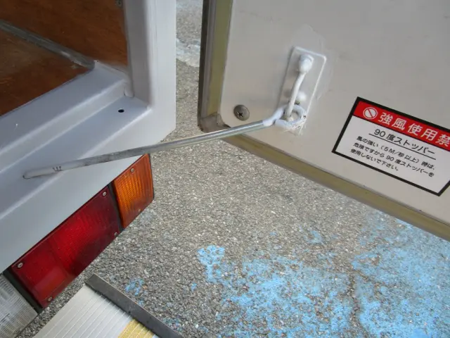 いすゞ エルフ TRG-NLR85AN(2WD)の写真21