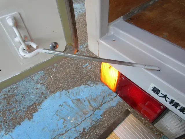 いすゞ エルフ TRG-NLR85AN(2WD)の写真22