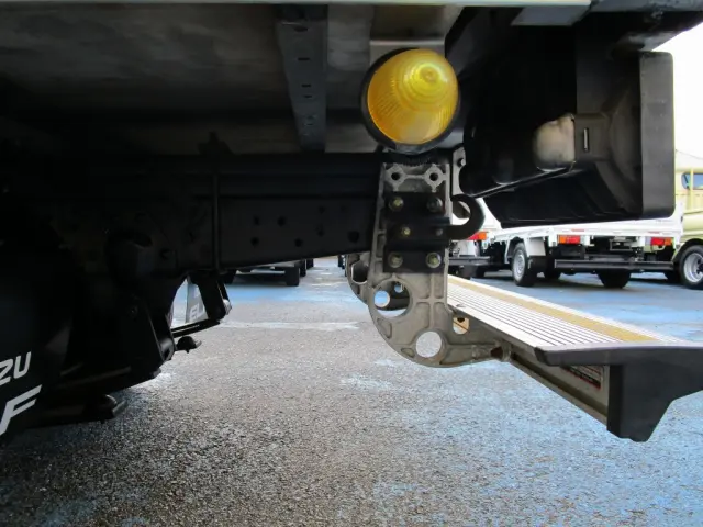 いすゞ エルフ TRG-NLR85AN(2WD)の写真24