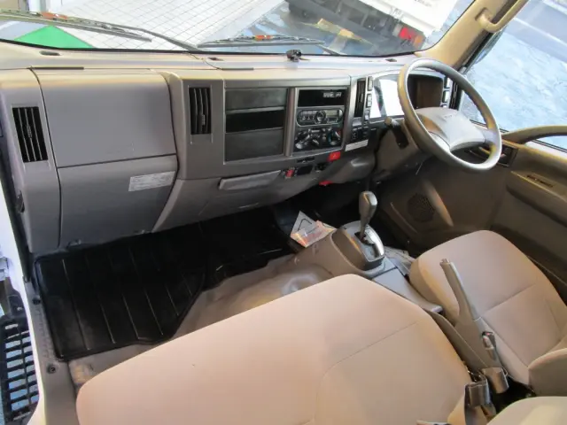 いすゞ エルフ TRG-NLR85AN(2WD)の写真37
