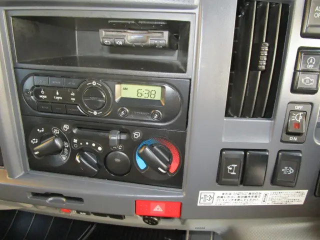 いすゞ エルフ TRG-NLR85AN(2WD)の写真39