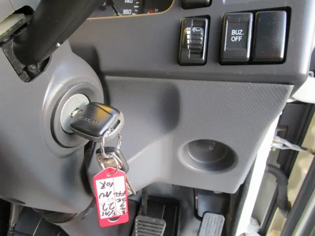 いすゞ エルフ TRG-NLR85AN(2WD)の写真45