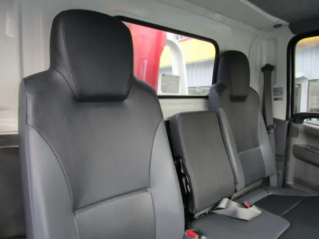 いすゞ エルフ SKG-NMR85AN(2WD)の写真35