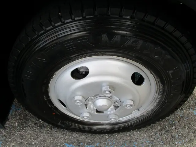 いすゞ エルフ SKG-NMR85AN(2WD)の写真47