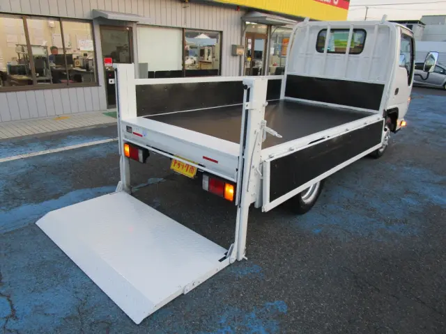 いすゞ エルフ TRG-NJR85A(2WD)の写真2