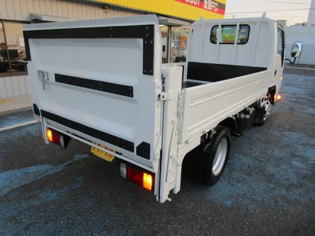 いすゞ エルフ TRG-NJR85A(2WD)の写真3