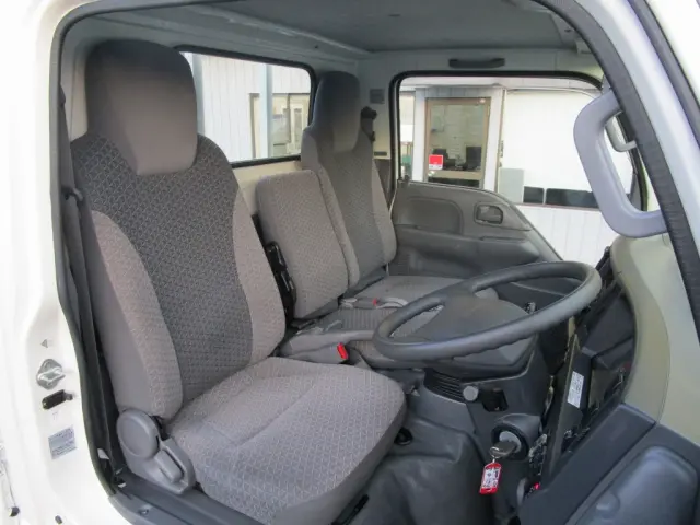 いすゞ エルフ TRG-NJR85A(2WD)の写真6