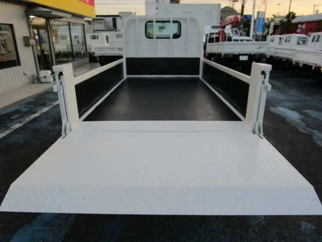 いすゞ エルフ TRG-NJR85A(2WD)の写真19