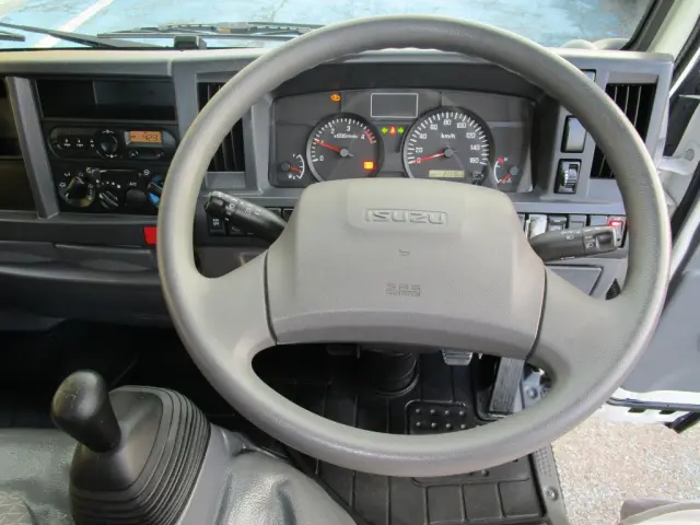 いすゞ エルフ TRG-NJR85A(2WD)の写真31