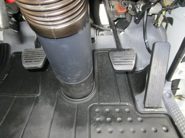 いすゞ エルフ TRG-NJR85A(2WD)の写真34