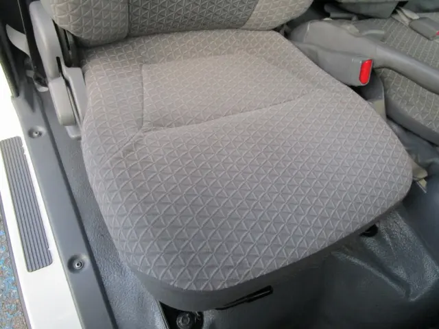 いすゞ エルフ TRG-NJR85A(2WD)の写真36