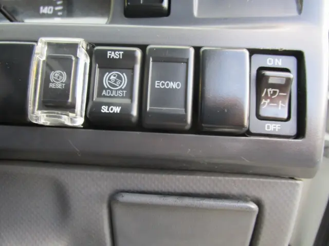 いすゞ エルフ TRG-NJR85A(2WD)の写真40