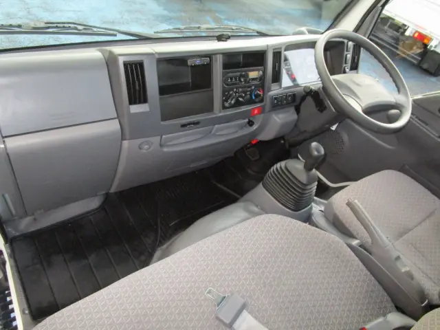 いすゞ エルフ TRG-NJR85A(2WD)の写真42