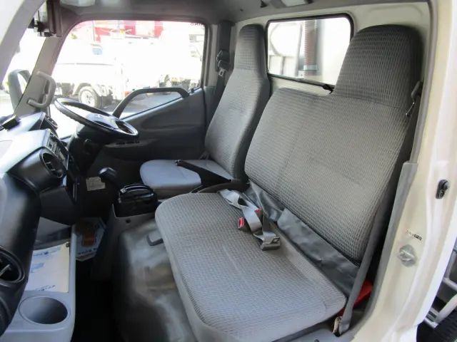 日野 デュトロ TKG-XZC645M(2WD)の写真32