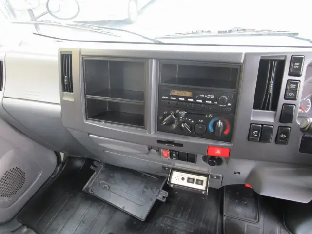 いすゞ エルフ TKG-NLR85N(2WD)の写真26