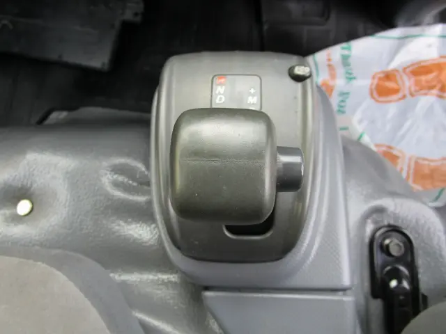 いすゞ エルフ TKG-NLR85N(2WD)の写真27