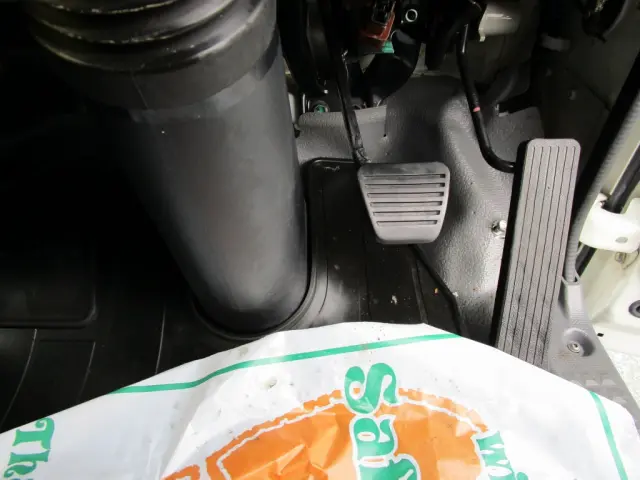 いすゞ エルフ TKG-NLR85N(2WD)の写真28