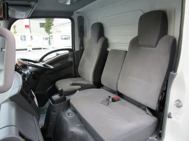 いすゞ エルフ TKG-NLR85N(2WD)の写真32