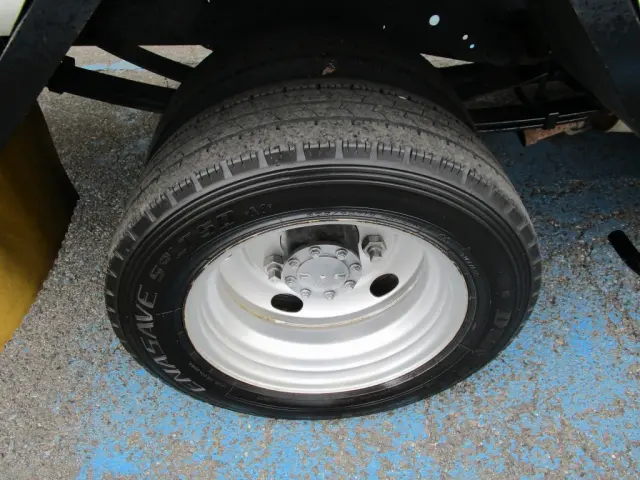 いすゞ エルフ TKG-NLR85N(2WD)の写真38