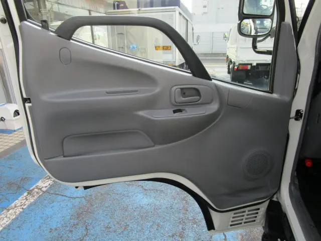 日野 デュトロ 2RG-XZU605M(2WD)の写真29