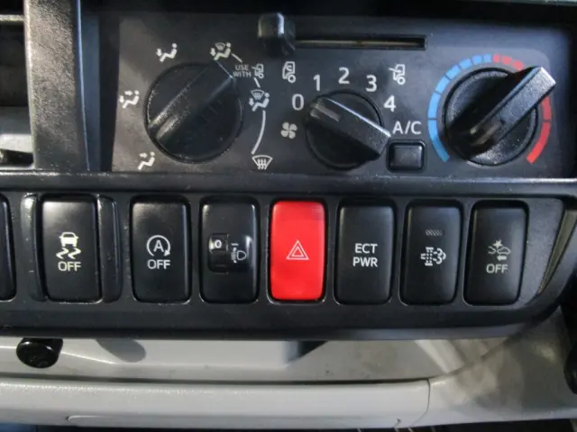 日野 デュトロ TPG-XZC645M(2WD)の写真36